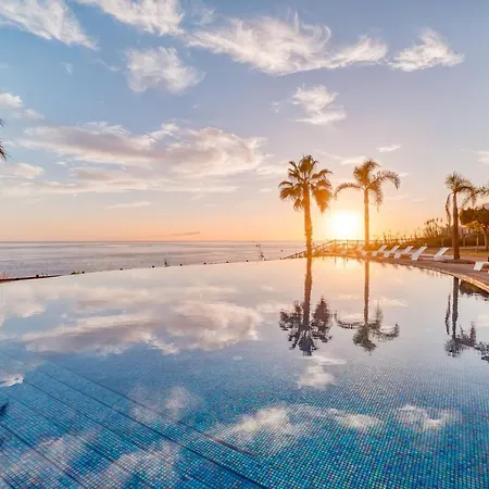 Bm - 3 Pools-gym-ac-huge Balcony Sea View *