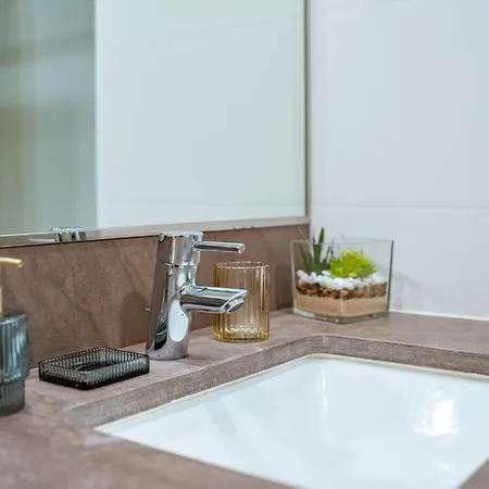 Bm - 3 Pools-gym-ac-huge Balcony Sea View *