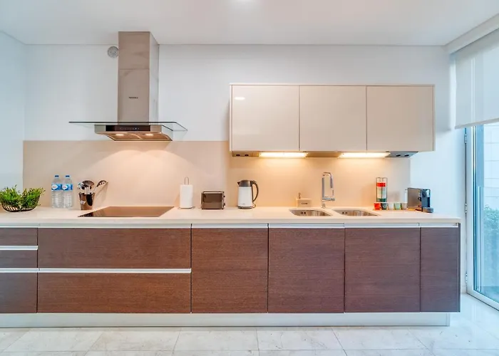 Bm - 3 Pools-gym-ac-huge Balcony Sea View Apartman *