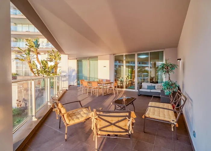 Bm - 3 Pools-gym-ac-huge Balcony Sea View *